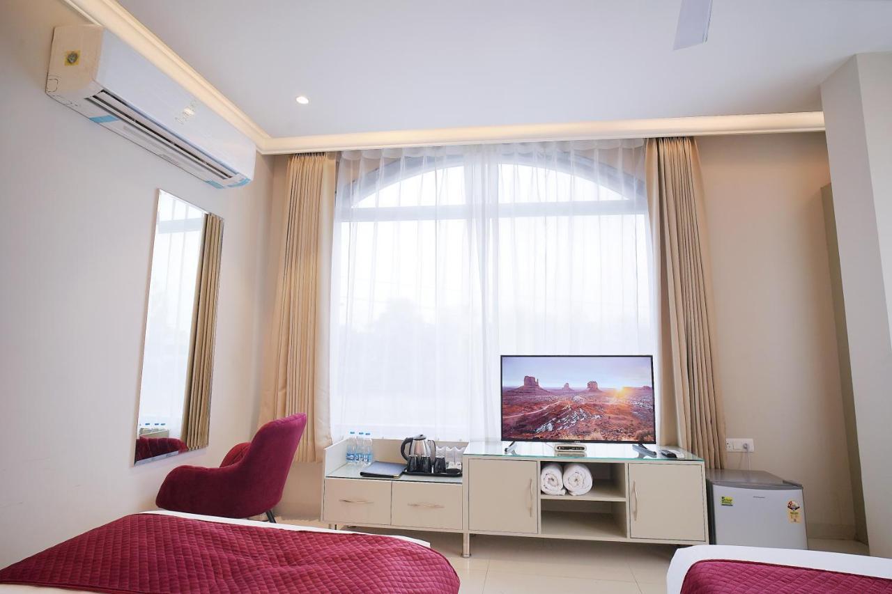 Hotel Green Land Heights Amritsar Buitenkant foto