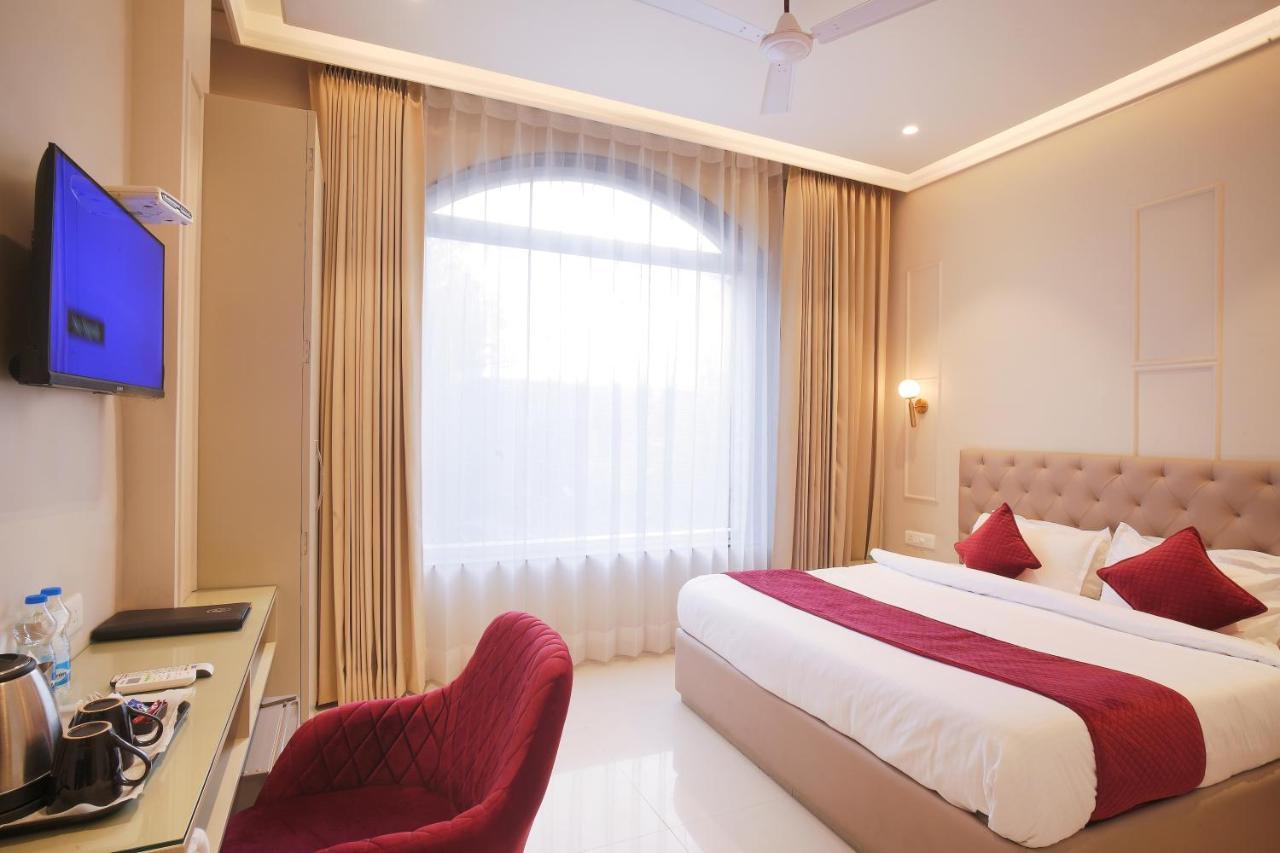 Hotel Green Land Heights Amritsar Buitenkant foto